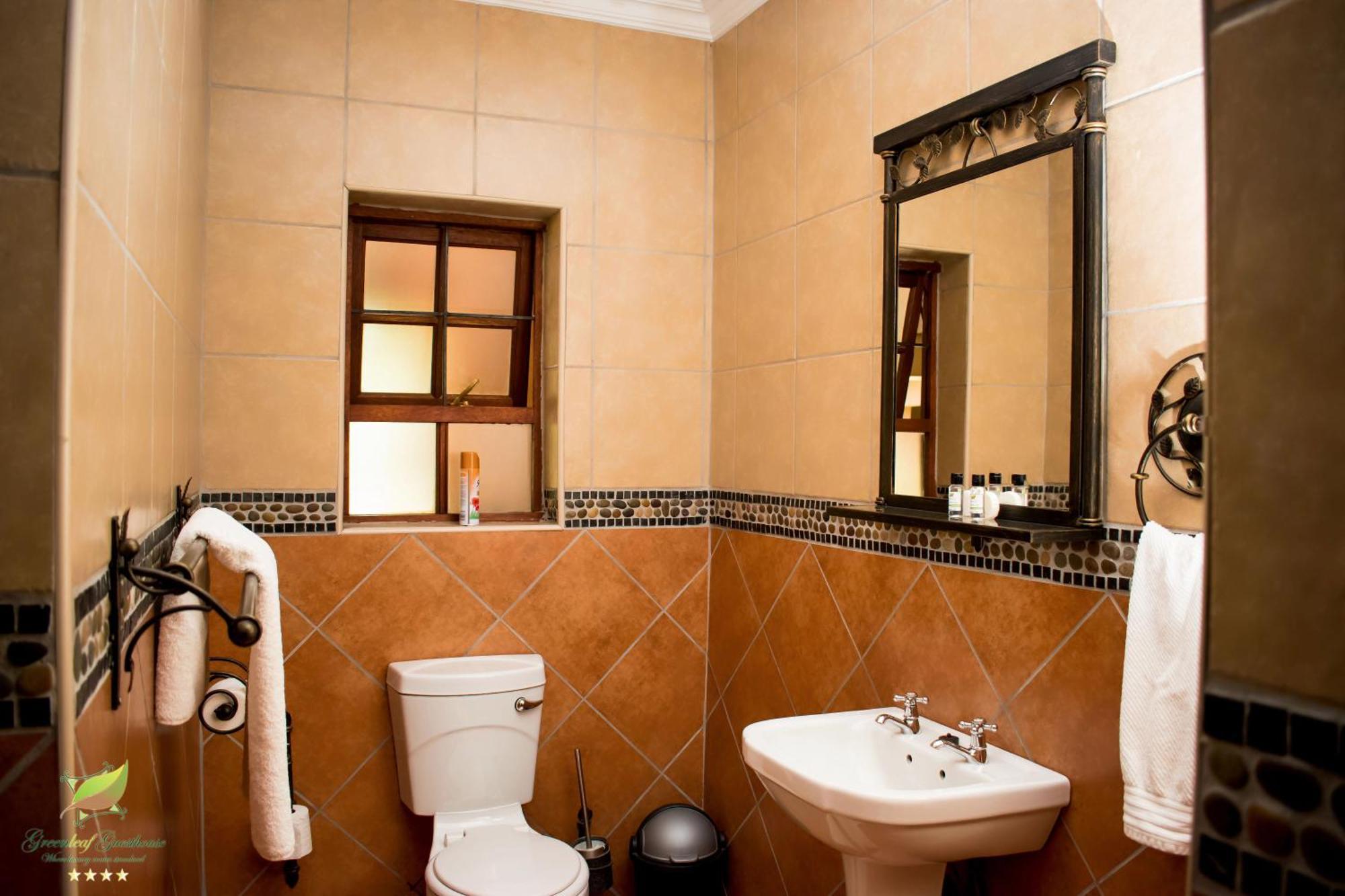 Greenleaf Guest Lodge Bloemfontein Esterno foto